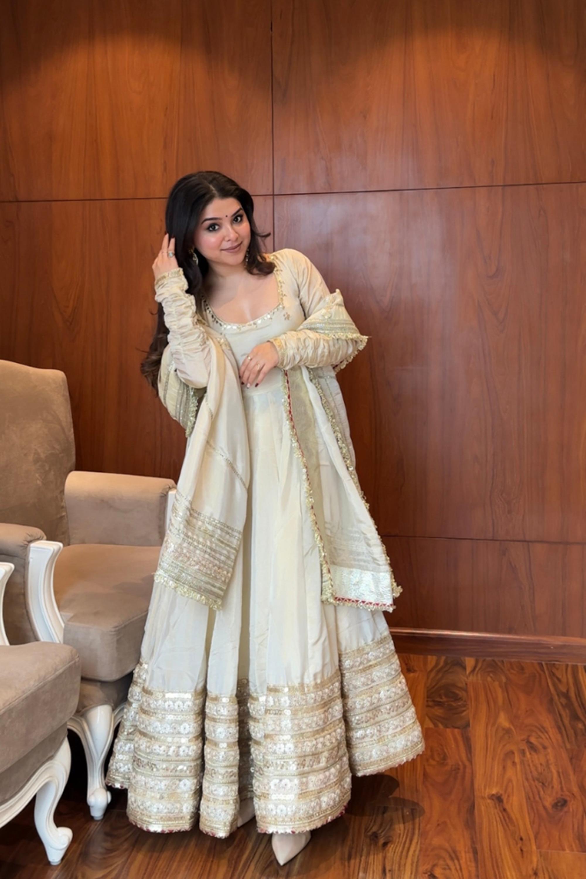 Neha Bhandari Elegant White Chinon Anarkali Suit Set Neha Bhandari Elegant White Chinon Anarkali Suit Set